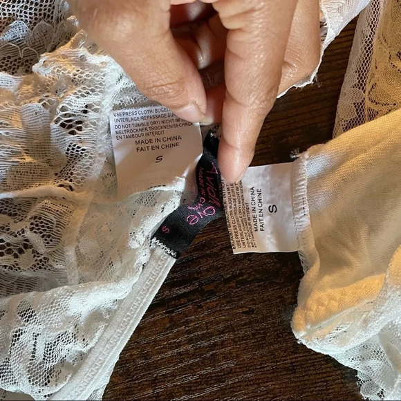 2 Piece white lace lingerie - Picture 7 of 15